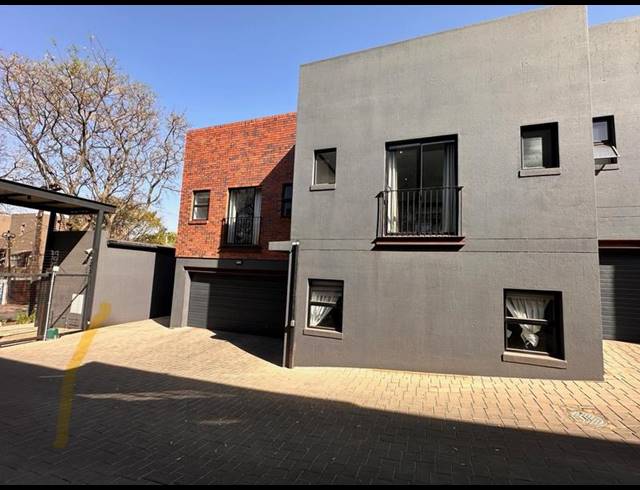 4 BEDROOM PROPERTY TO RENT IN SANDOWN